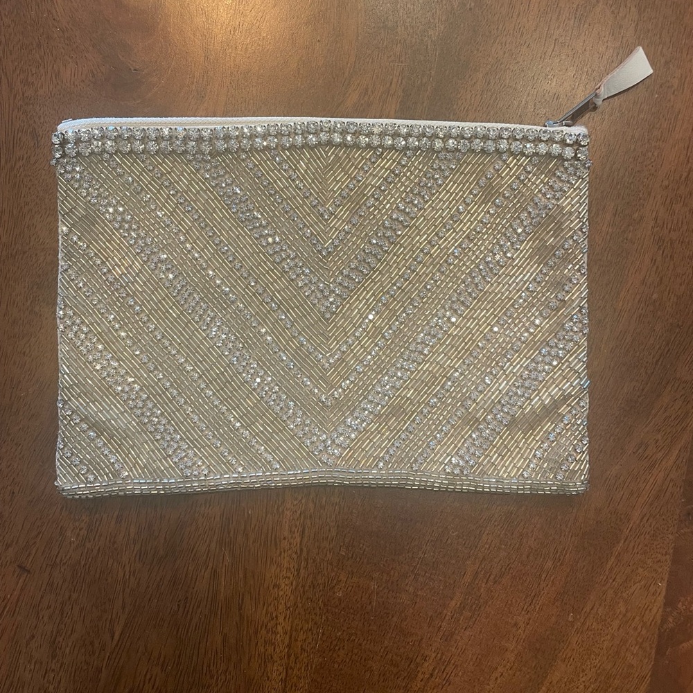 NWOT Stunning Gold and Silver Beaded Clutch